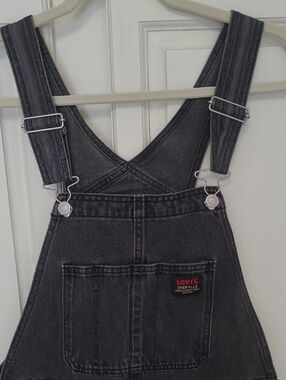 Levi's Relaxed Straight Fit Men's Faded Gray Denim Overalls with Front Pocket